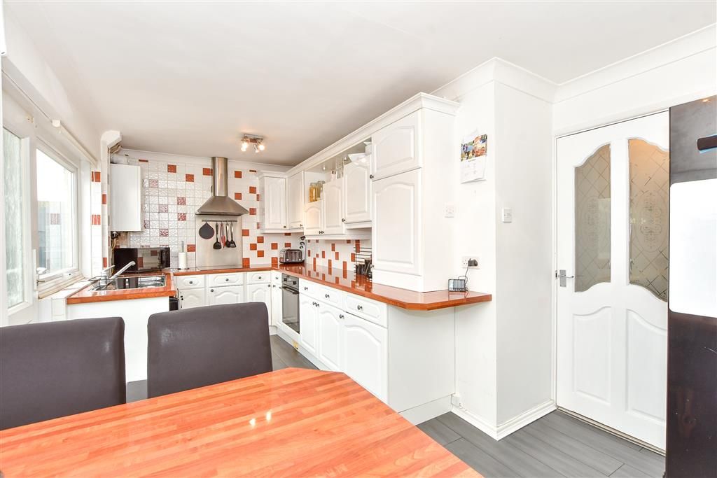 2 bed terraced house for sale in Crawley Avenue, Havant, Hampshire PO9, £255,000 Zoopla