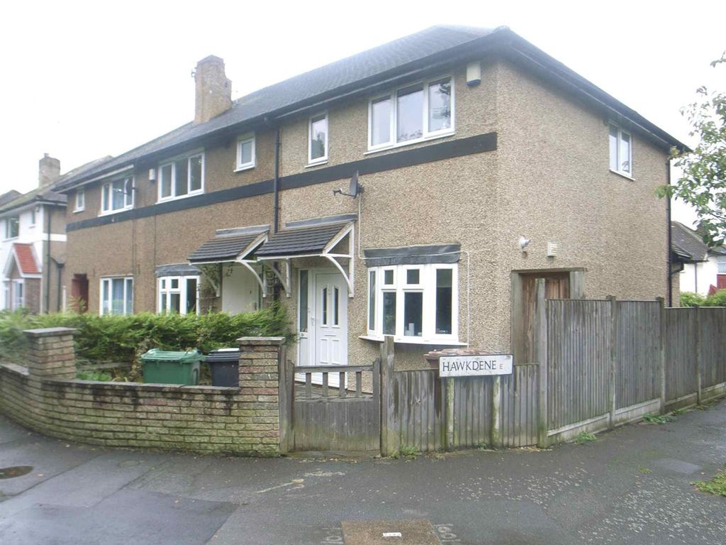 2 bed semidetached house to rent in Epping Glade, London E4, £1,800