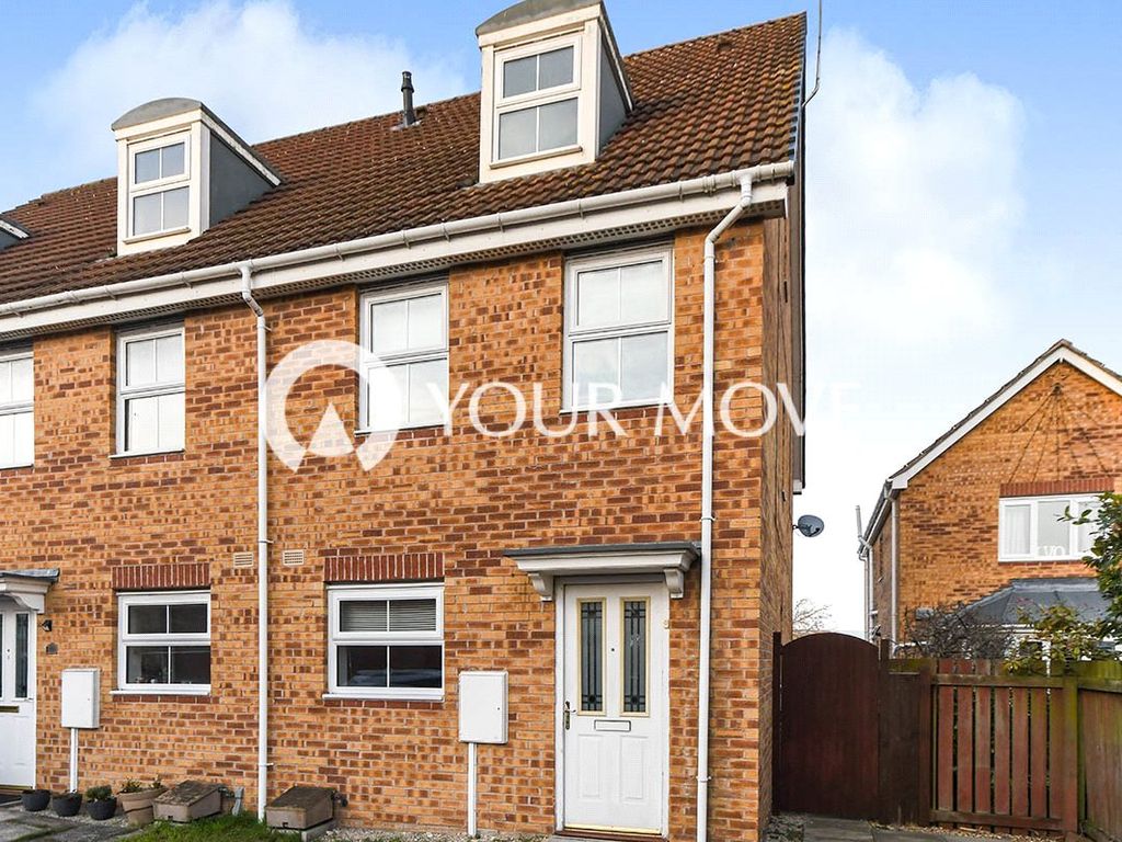 3 bed end terrace house to rent in Heather Gardens, North Hykeham