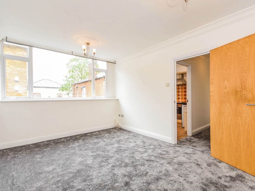 Crown Street, Brentwood CM14