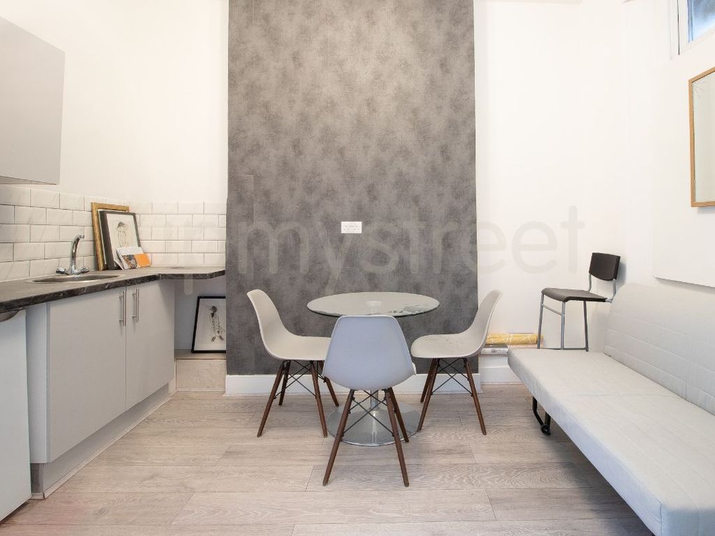 1 bed flat to rent in Camden High Street, London NW1, £1,500 pcm Zoopla