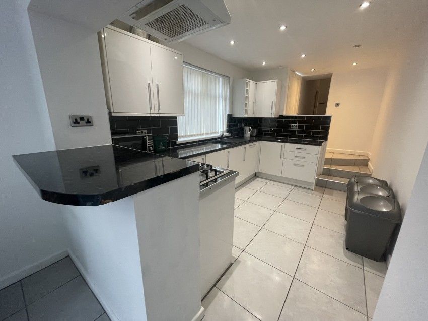 2 bed terraced house to rent in St Helens Avenue, Swansea SA1, £1,200