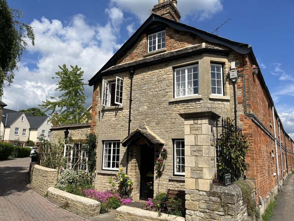 2 bed end terrace house for sale in Eynsham, Witney OX29, £325,000 Zoopla