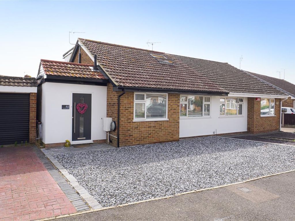 4 bed semidetached house for sale in Auckland Drive, Sittingbourne