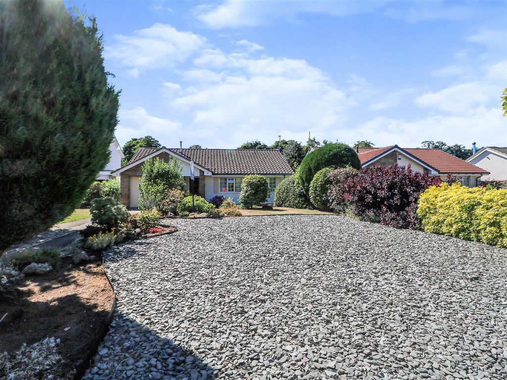 3 bed detached bungalow for sale in Boulton Drive, Cantley, Doncaster