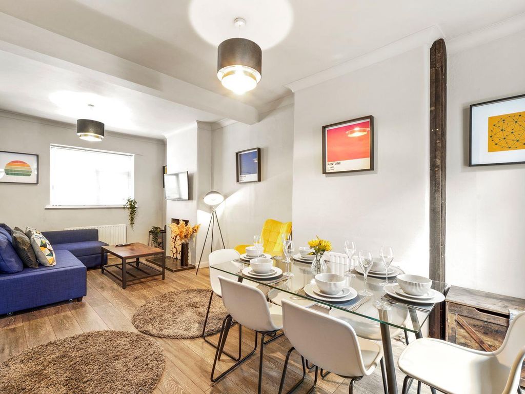 2 bed terraced house for sale in Felix Road, London W13, £620,000 Zoopla