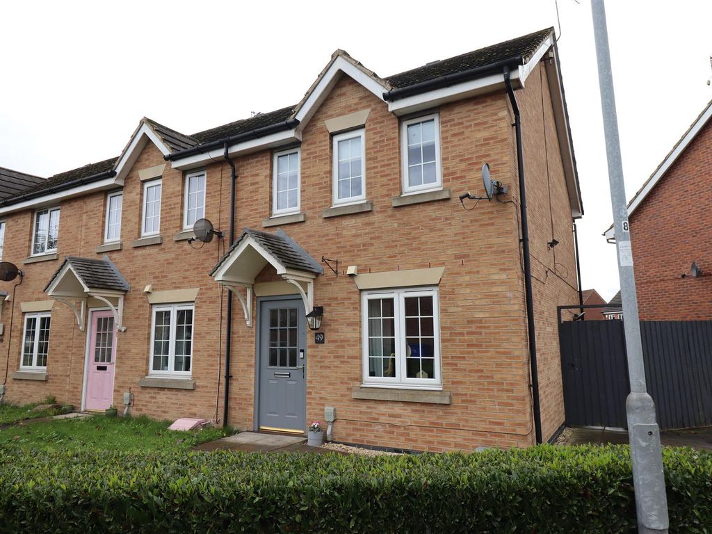 2 bed property for sale in Swale Road, Brough HU15, £80,000 Zoopla