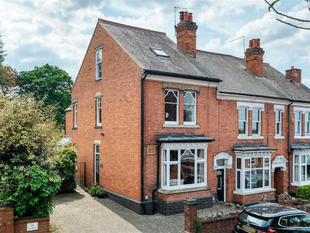 4 bed end terrace house for sale in Fort Royal Hill, Worcester WR5, £