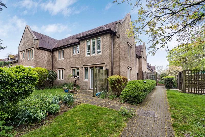 2 bed property for sale in Kings End, Bicester OX26 Zoopla