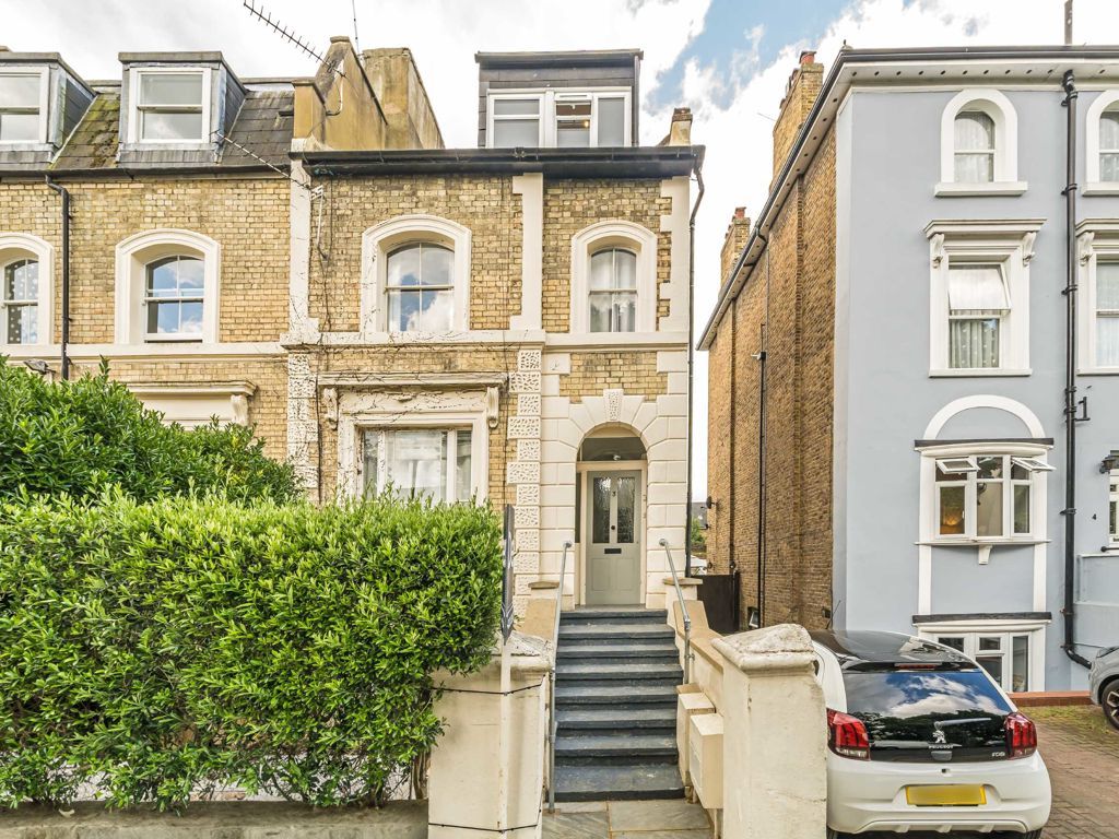 1 bed flat for sale in St. Leonards Road, Surbiton KT6, £349,950 Zoopla