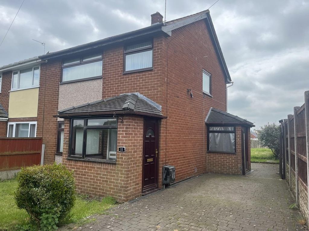 3 bed semidetached house for sale in Maesteg, PenYCae LL14, £160,000