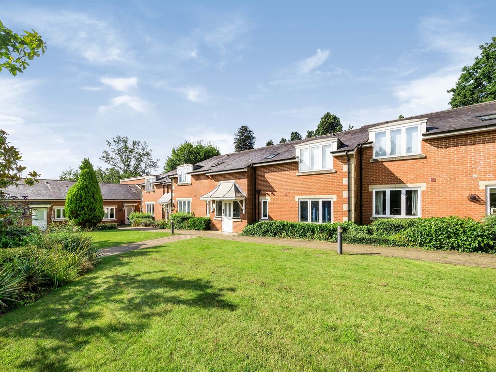 2 bed for sale in Royal Earlswood Park, Redhill RH1, £