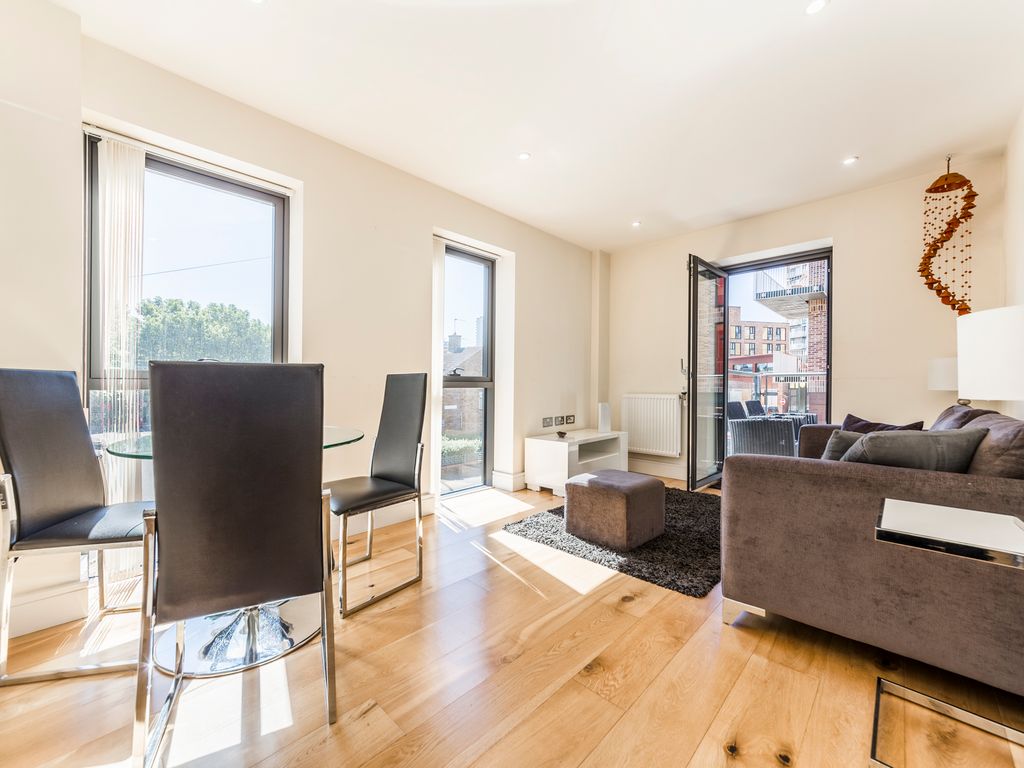 2 bed flat to rent in New Century House, 8 Jude Street, Canning Town