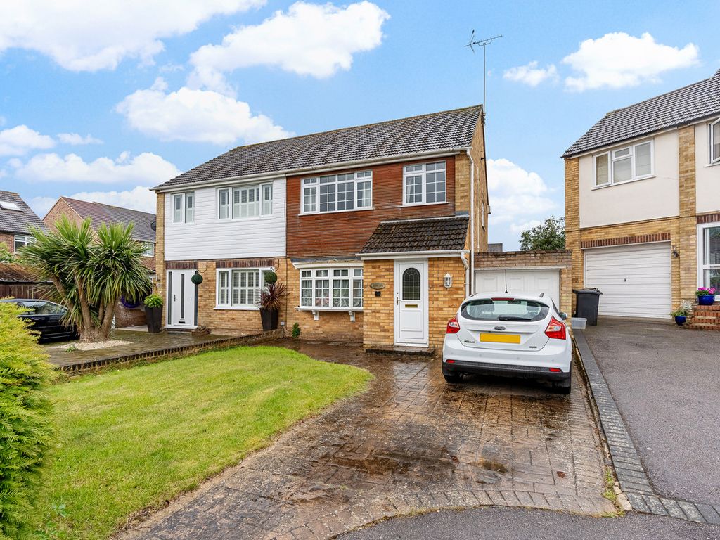 3 bed semidetached house for sale in Ediva Road, Meopham DA13, £