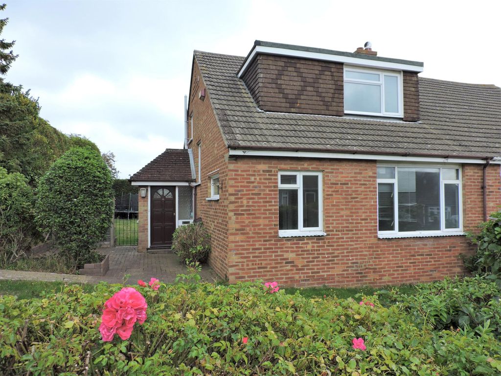 3 bed semidetached house to rent in Richmond Rise, Portchester
