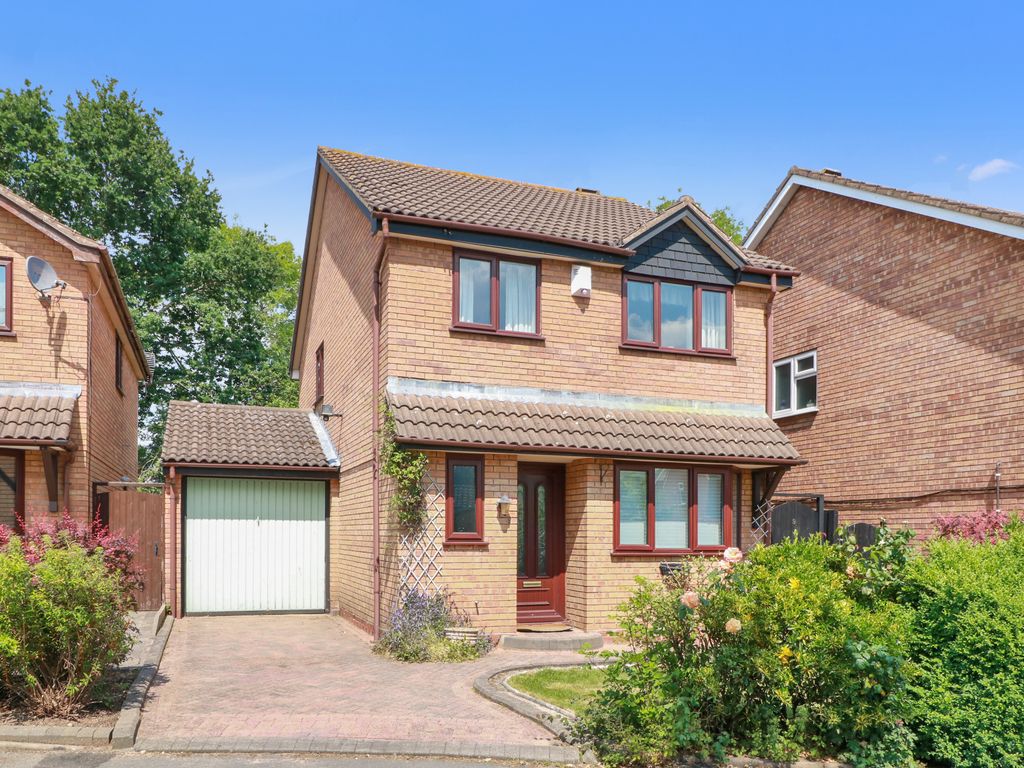 4 bed detached house for sale in Kempsey Close, Solihull B92 - Zoopla