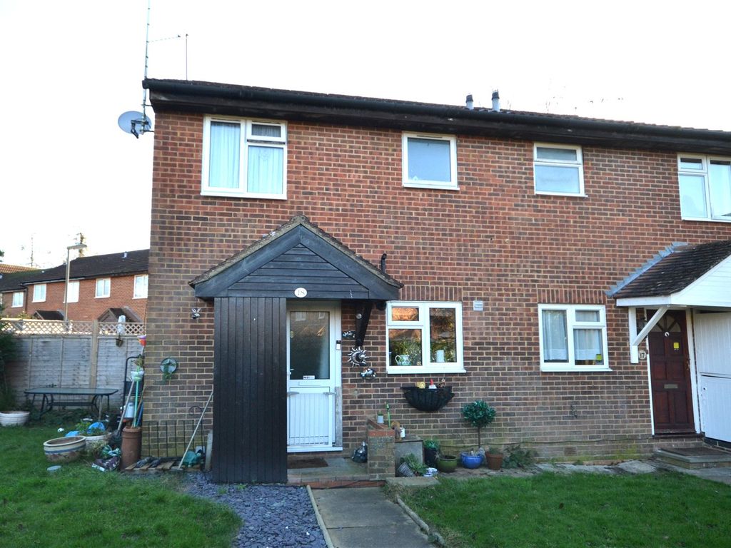 1 bed terraced house to rent in Blencarn Close, Woking, Surrey GU21, £