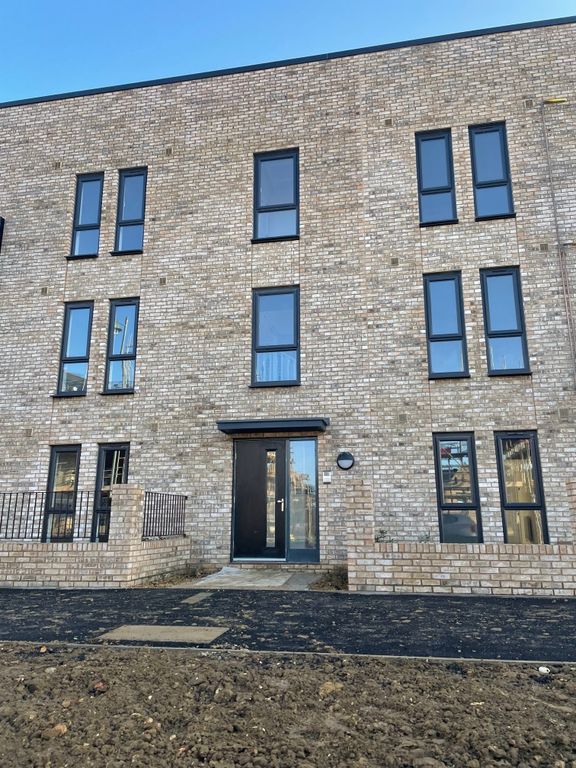 2 bed flat to rent in Sheepfold Lane, Upper Cambourne, Cambourne