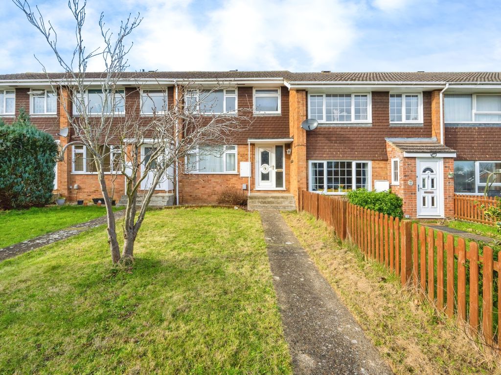 3 bed terraced house for sale in Bluebell Close, Flitwick, Bedford