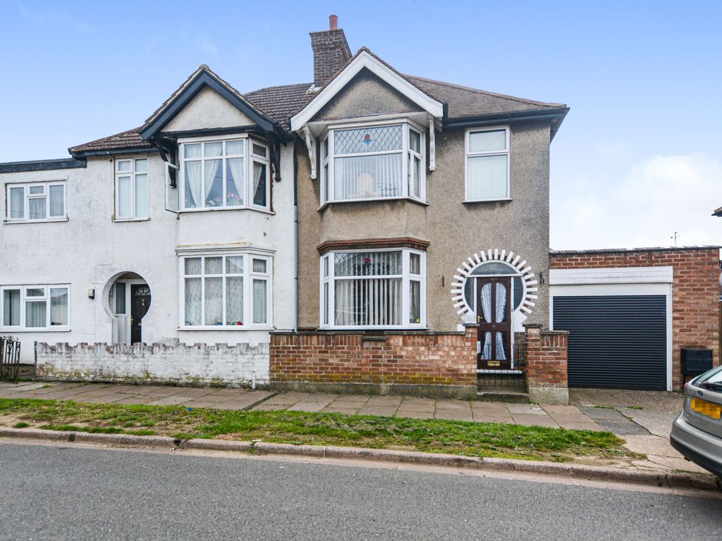 3 bed semidetached house for sale in Norton Road, Kingsthorpe