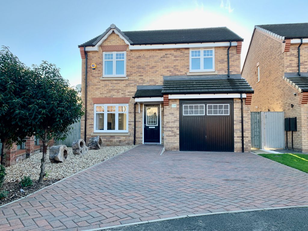 4 bed detached house for sale in Heatherfields Crescent, New Rossington, Doncaster DN11 Zoopla