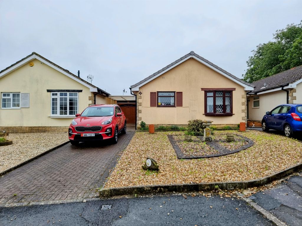 2 bed detached bungalow for sale in Alnwick, Toothill, Swindon SN5 Zoopla