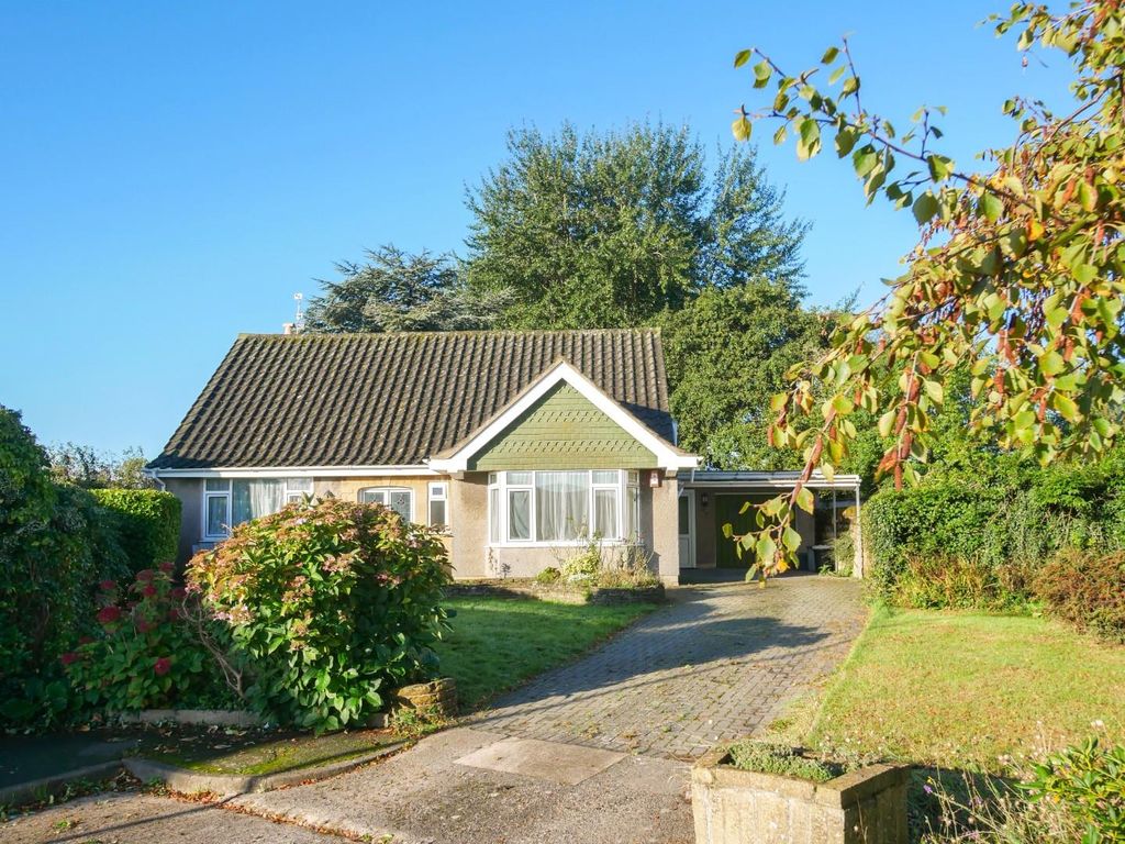 3 bed detached bungalow for sale in Llandaff Close, Penarth CF64, £