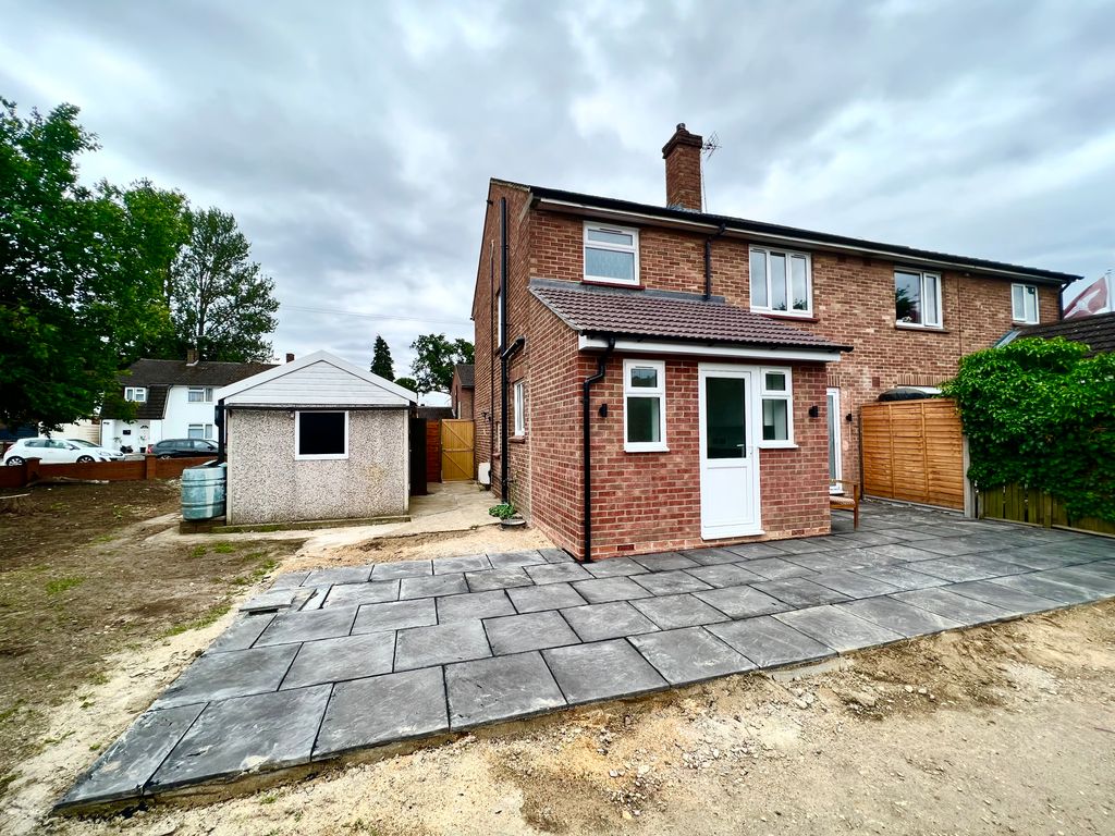 3 bed semidetached house to rent in Orchard Way, Camberley GU15, £