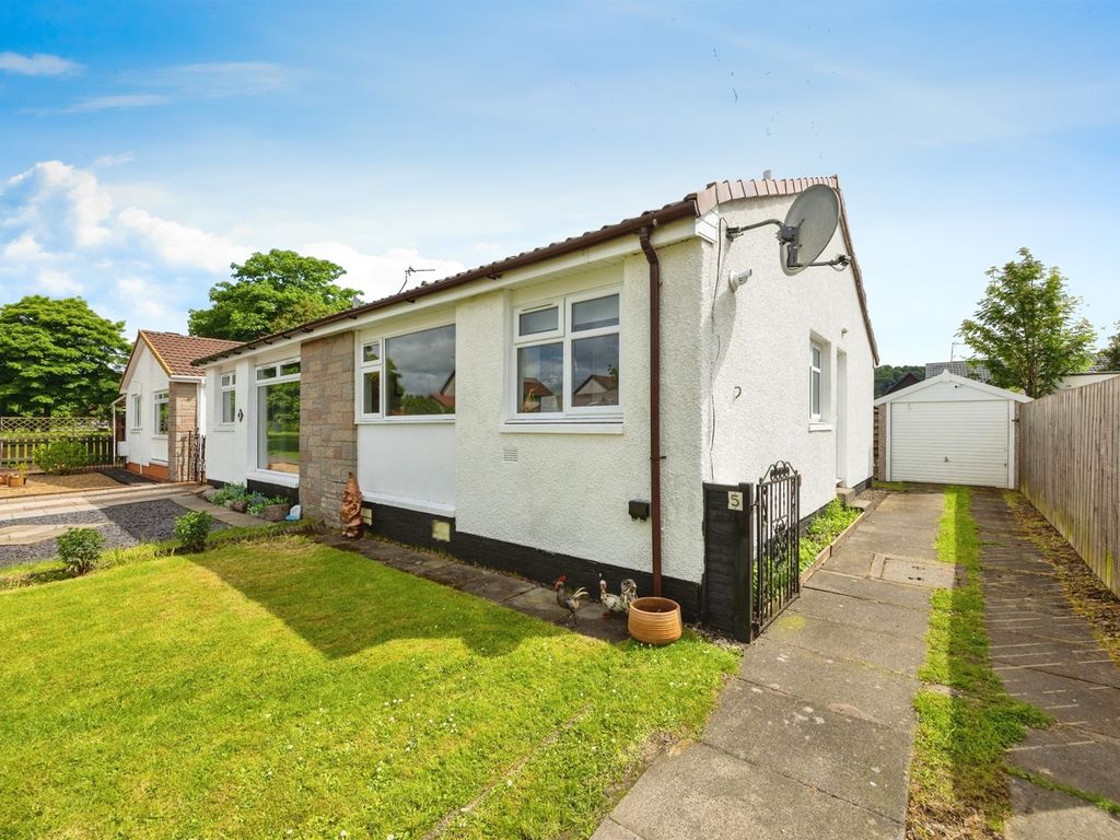 2 bed semidetached bungalow for sale in Chisholm Avenue, Stirling FK9