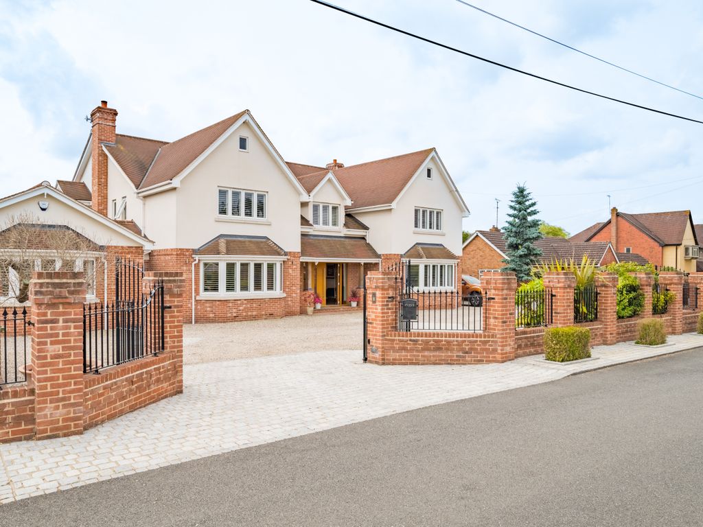 5 bed detached house for sale in Homestead Road, Ramsden Bellhouse