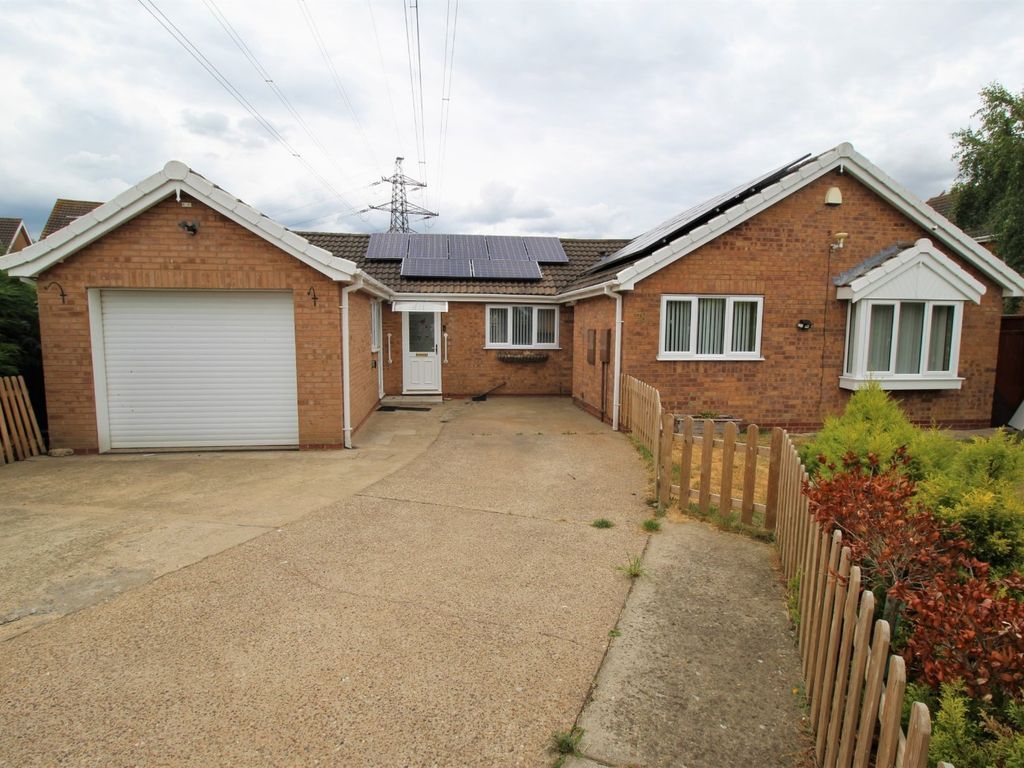 3 bed bungalow for sale in Albatross Drive, Grimsby, Lincolnshire DN37