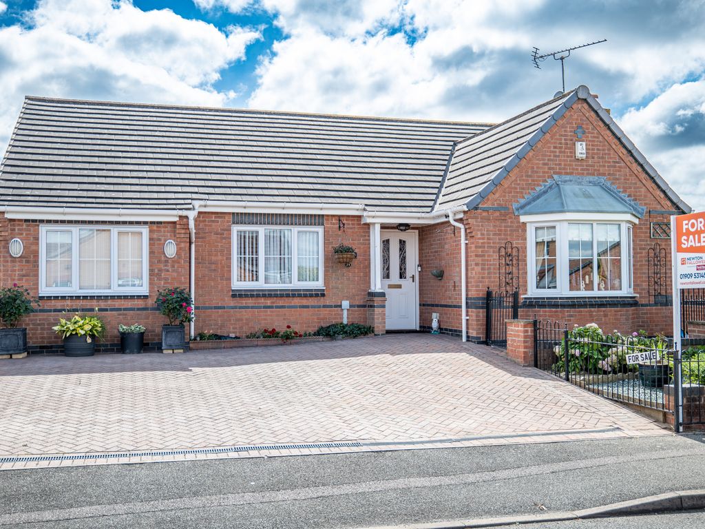 3 bed bungalow for sale in Birchfield Drive, Worksop S80, £370,000 Zoopla