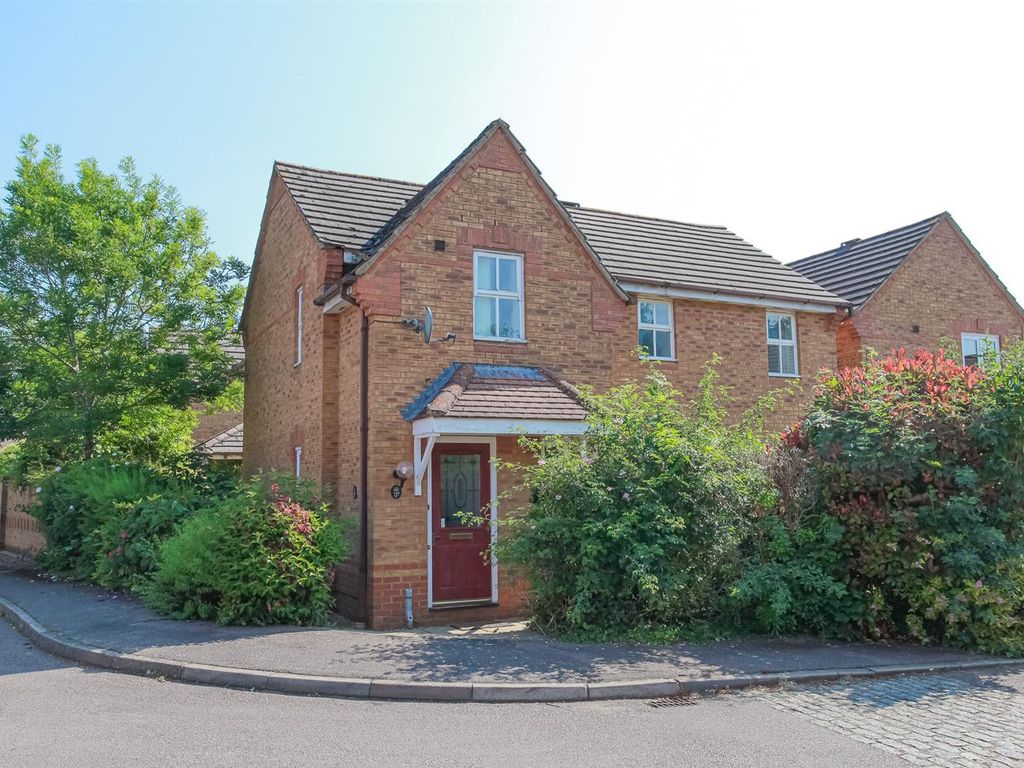 4 bed detached house for sale in Grange Road, Banbury OX16, £395,000