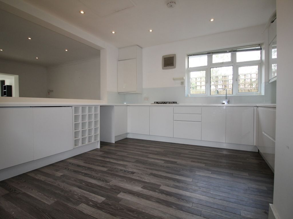 3 bed detached house to rent in Malden Road, New Malden KT3, £2,500 pcm