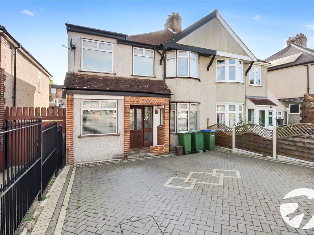 4 bed semidetached house for sale in Cumberland Avenue, South Welling