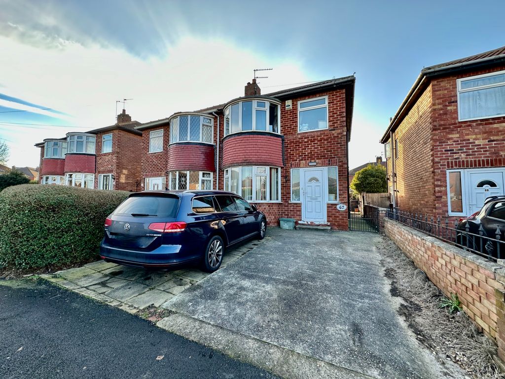 3 bed semidetached house for sale in Harrowden Road, Wheatley