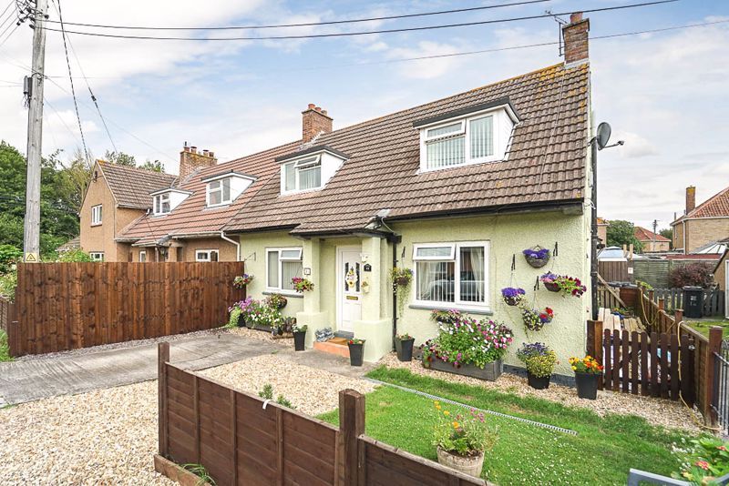 4 bed semidetached house for sale in Worthy Crescent, Lympsham, Weston