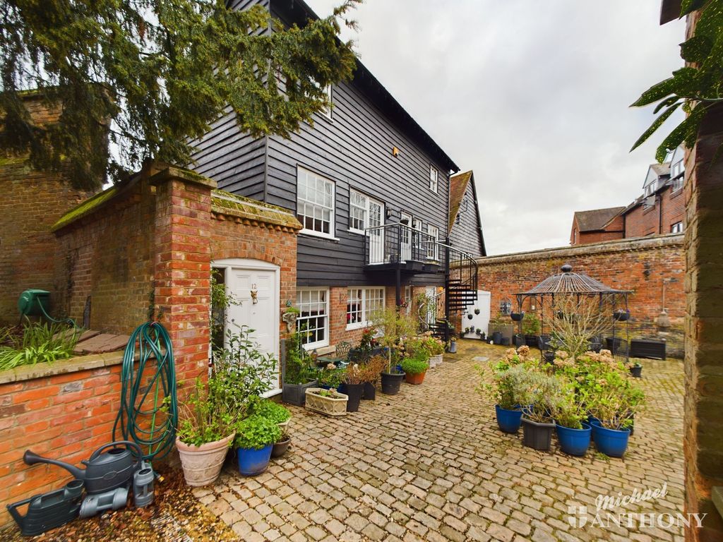 1 bed flat for sale in Prebendal House, Parsons Fee, Aylesbury HP20