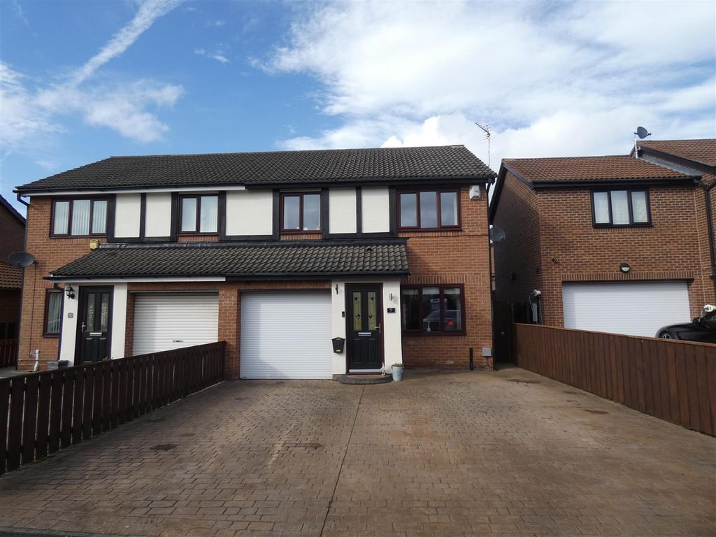 3 bed semidetached house for sale in Wylam Avenue, Holywell, Whitley