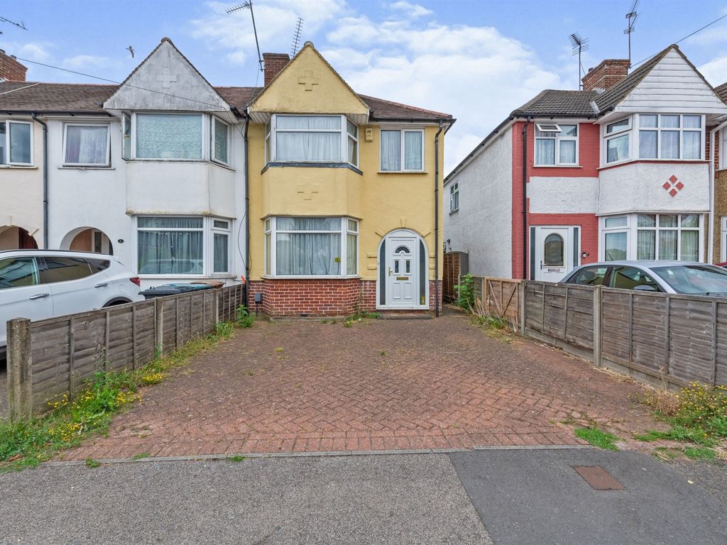 3 bed end terrace house for sale in Hurst Way, Luton LU3 Zoopla