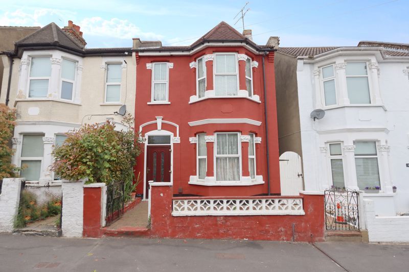 3 bed terraced house for sale in Southview Drive, WestcliffOnSea SS0