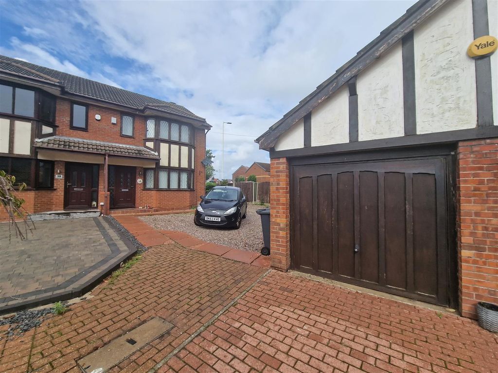 3 bed semidetached house for sale in The Pastures, Crossens, Southport