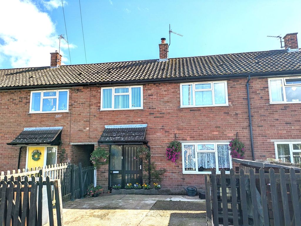 3 bed terraced house to rent in Hammonds Place, Gobowen, Oswestry