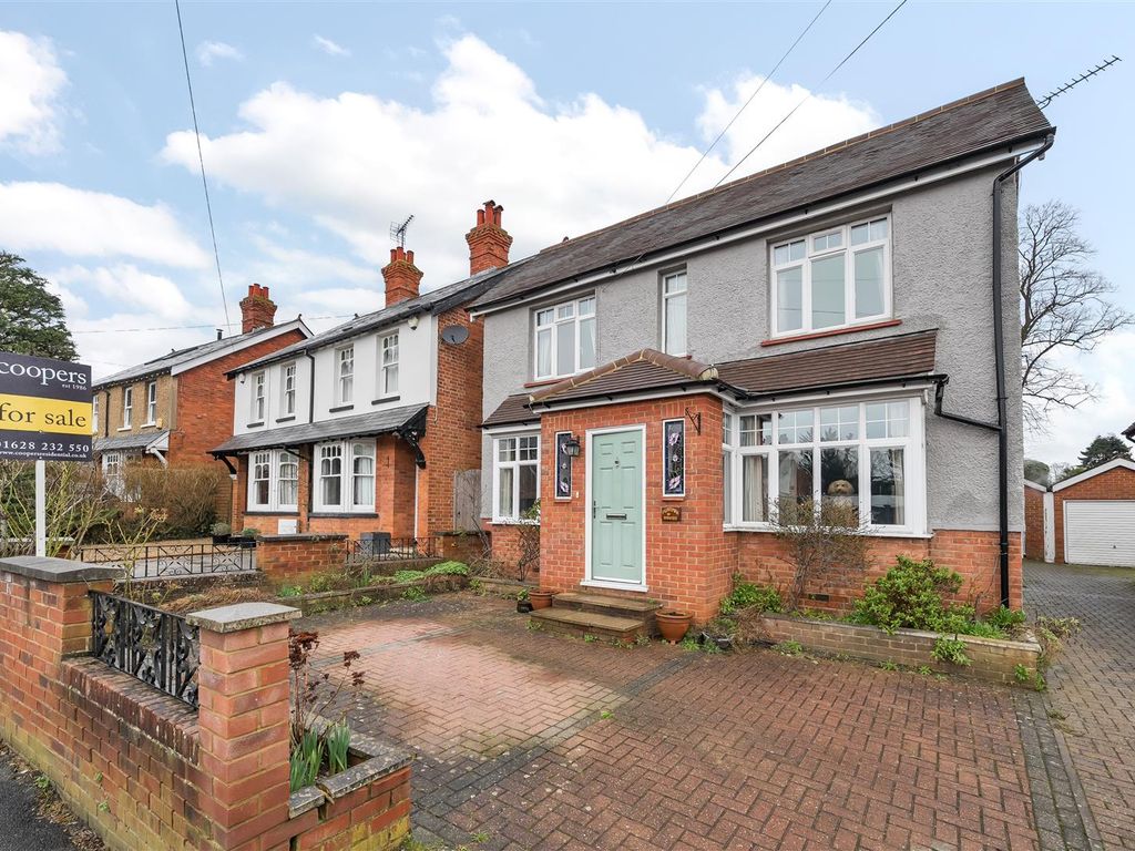 4 bed detached house for sale in Highway Road, Maidenhead SL6, £700,000