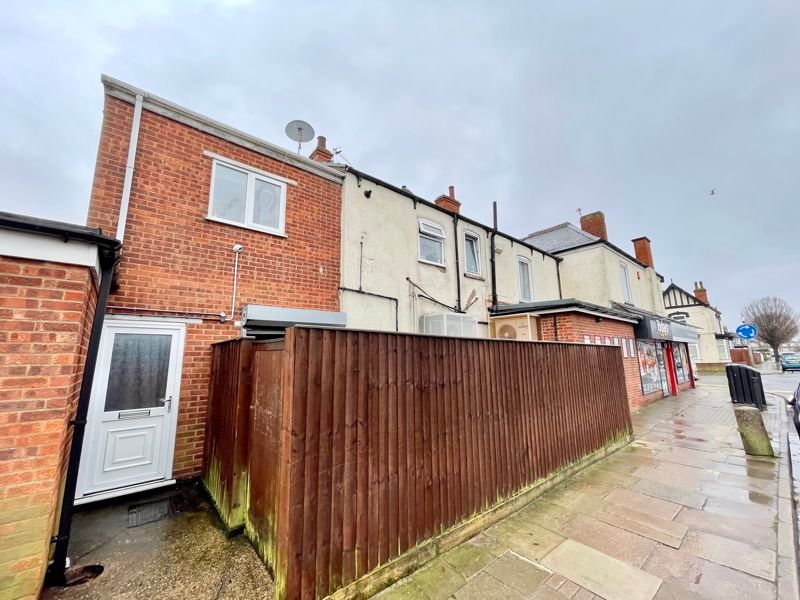 3 bed flat for sale in Brereton Avenue, Cleethorpes DN35, £50,000 Zoopla