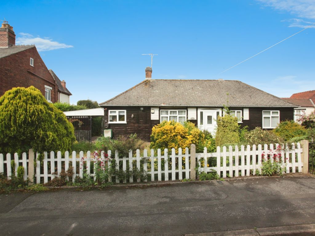2 bed detached house for sale in Nuneaton Road, Nuneaton, Warwickshire