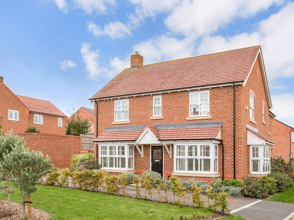 4 bed detached house for sale in Crescent, ShipstonOnStour