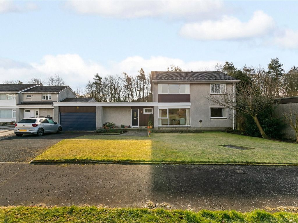 4 bed detached house for sale in Carnoustie Gardens, Glenrothes, Fife