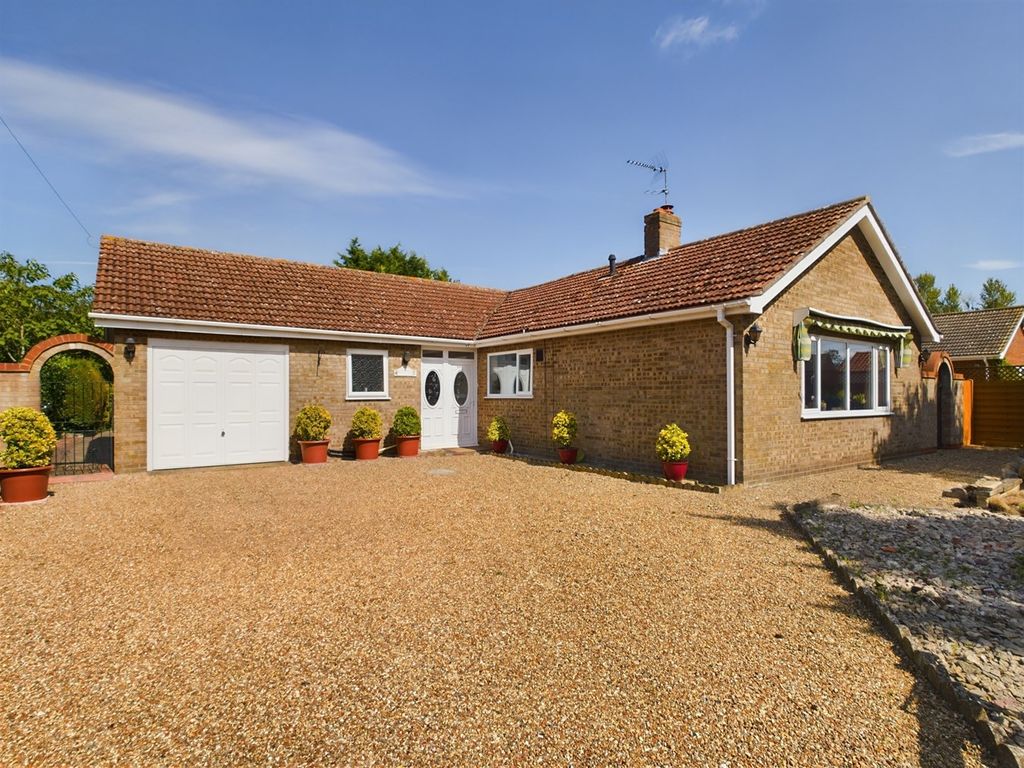 3 bed detached bungalow for sale in The Street, Marham, King's Lynn