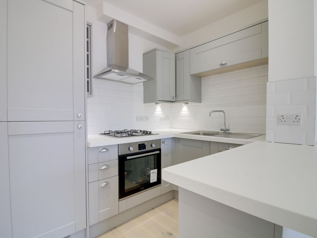 2 bed flat to rent in Eugene Road, Paignton TQ3, £950 pcm Zoopla